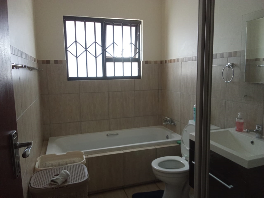 4 Bedroom Property for Sale in Noordwyk Gauteng