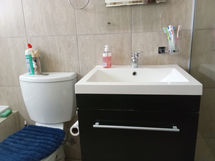 4 Bedroom Property for Sale in Noordwyk Gauteng