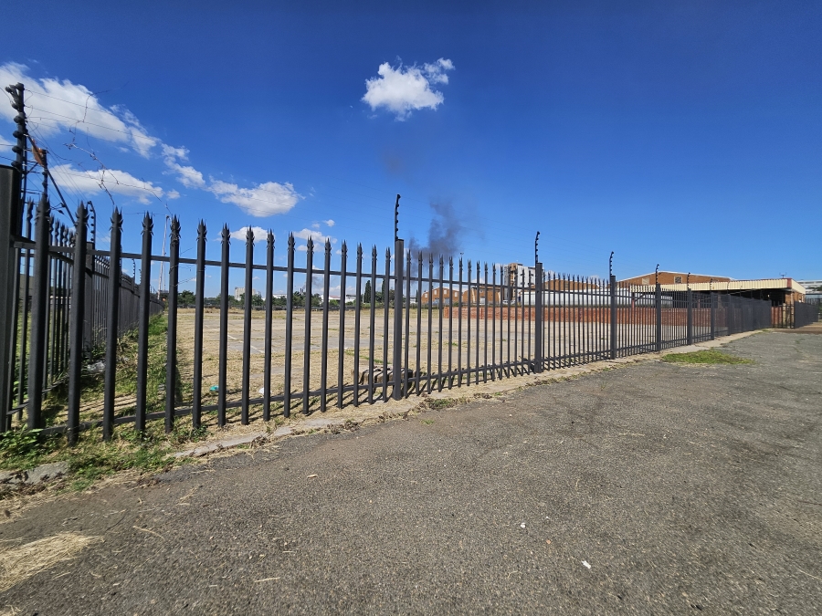 To Let commercial Property for Rent in Rosslyn Gauteng
