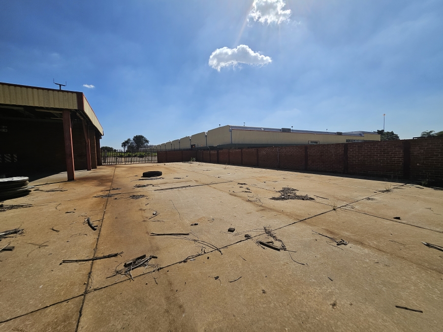 To Let commercial Property for Rent in Rosslyn Gauteng