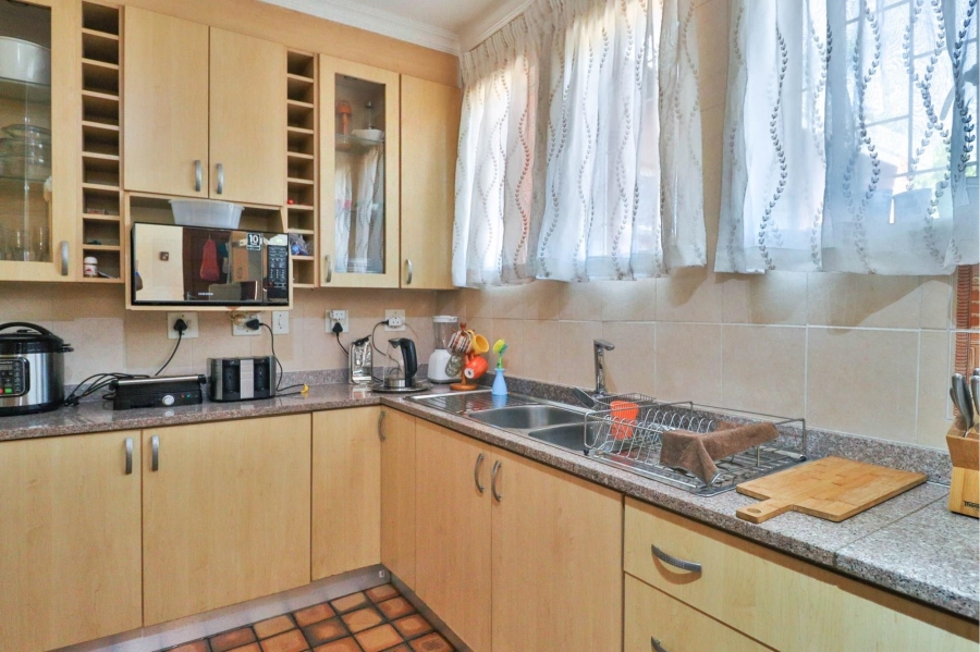 4 Bedroom Property for Sale in Wierda Park Gauteng