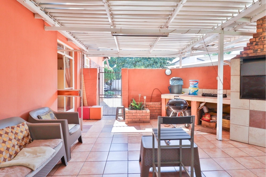 4 Bedroom Property for Sale in Wierda Park Gauteng