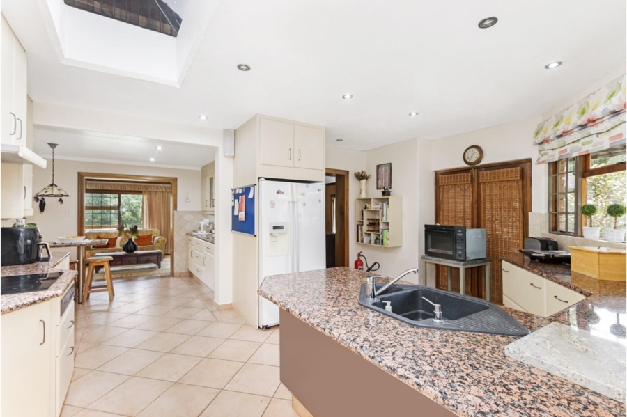 5 Bedroom Property for Sale in Mnandi Gauteng