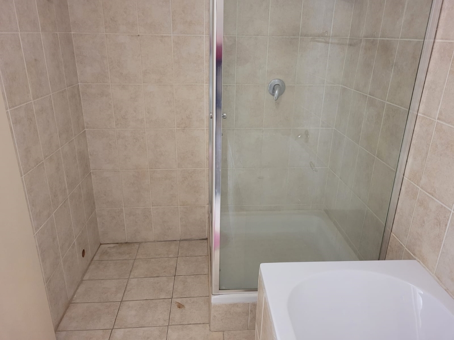 To Let 1 Bedroom Property for Rent in Constantia Park Gauteng