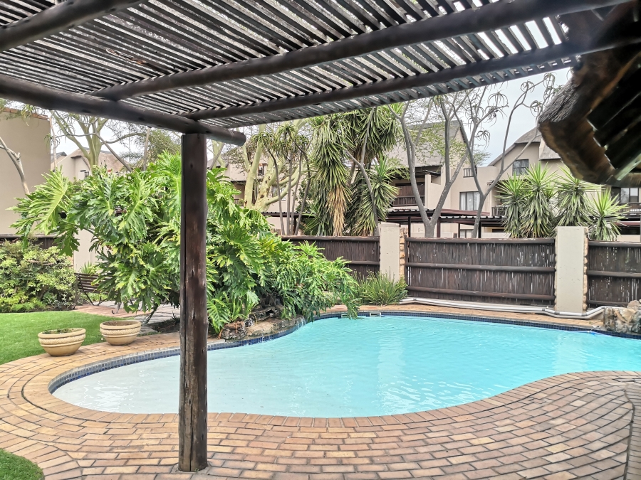 2 Bedroom Property for Sale in Sunninghill Gauteng
