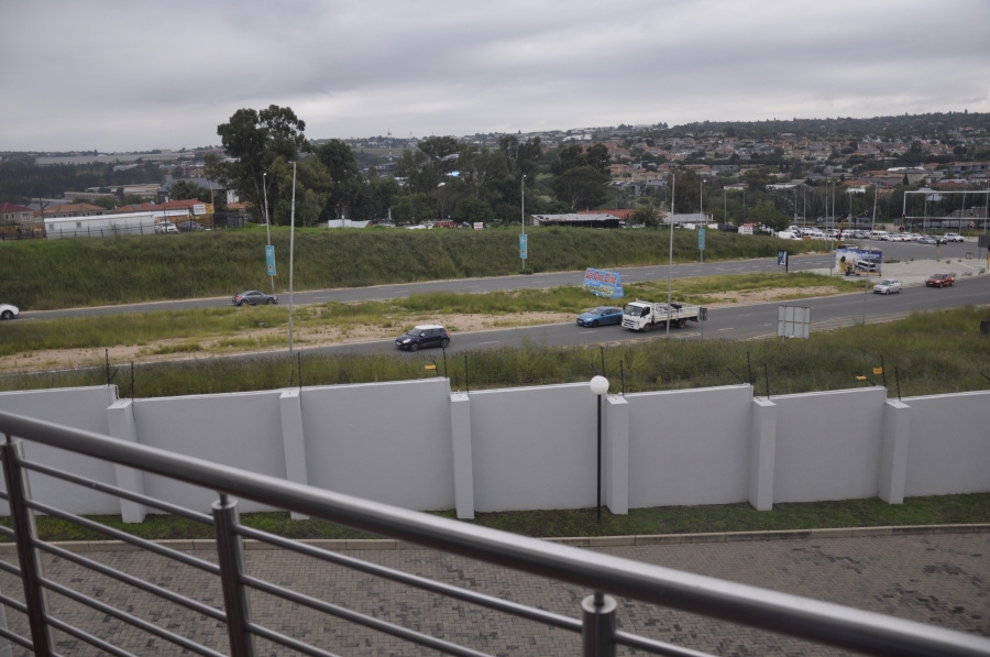 3 Bedroom Property for Sale in Barbeque Downs Gauteng