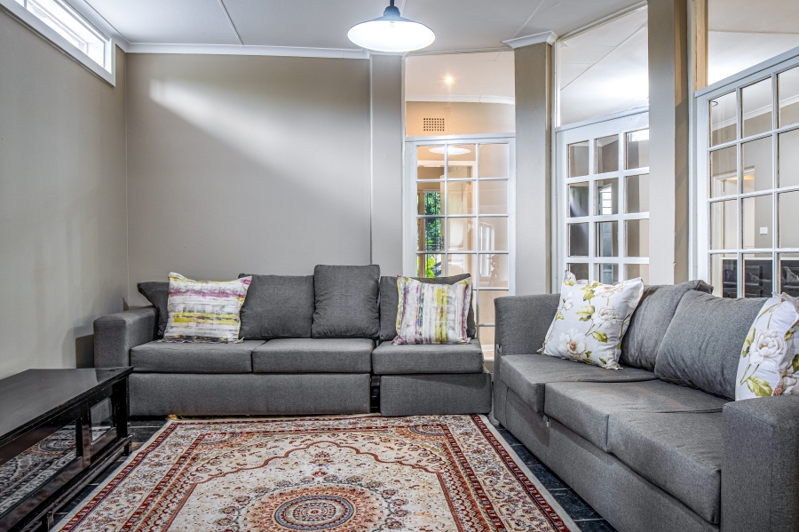 To Let 5 Bedroom Property for Rent in Constantia Kloof Gauteng