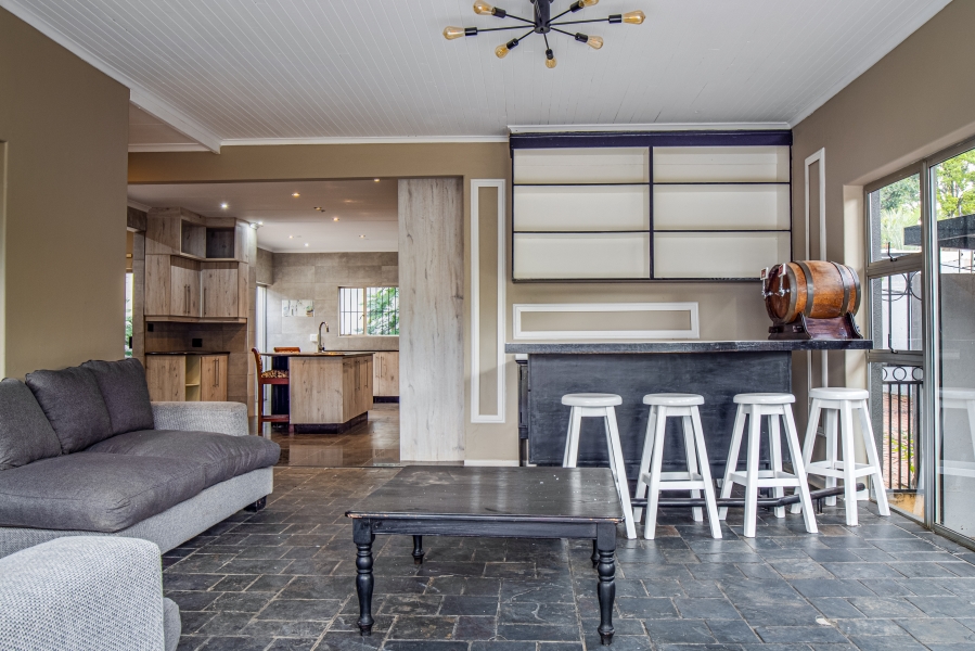 To Let 5 Bedroom Property for Rent in Constantia Kloof Gauteng