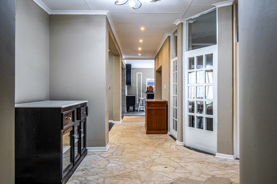 To Let 5 Bedroom Property for Rent in Constantia Kloof Gauteng