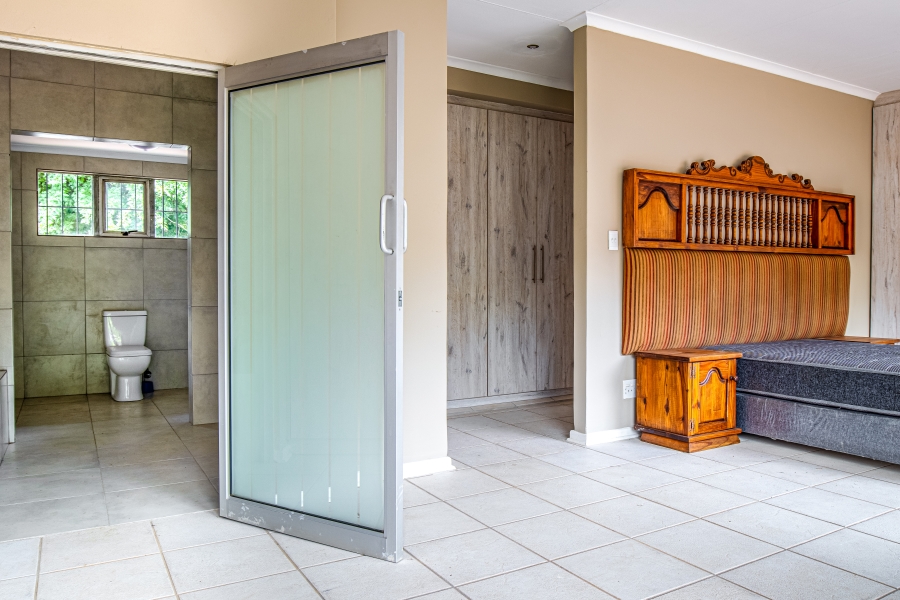 To Let 5 Bedroom Property for Rent in Constantia Kloof Gauteng