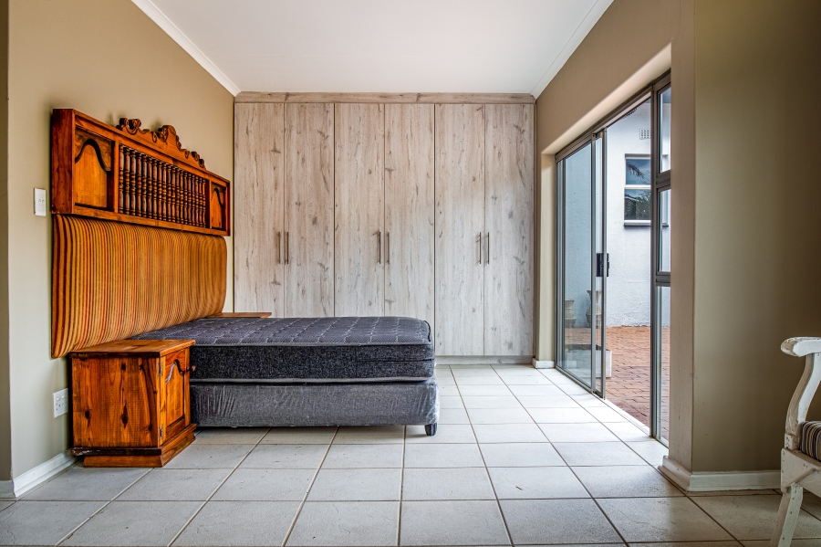 To Let 5 Bedroom Property for Rent in Constantia Kloof Gauteng