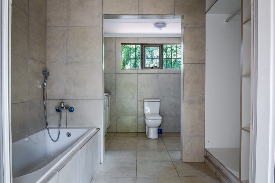 To Let 5 Bedroom Property for Rent in Constantia Kloof Gauteng