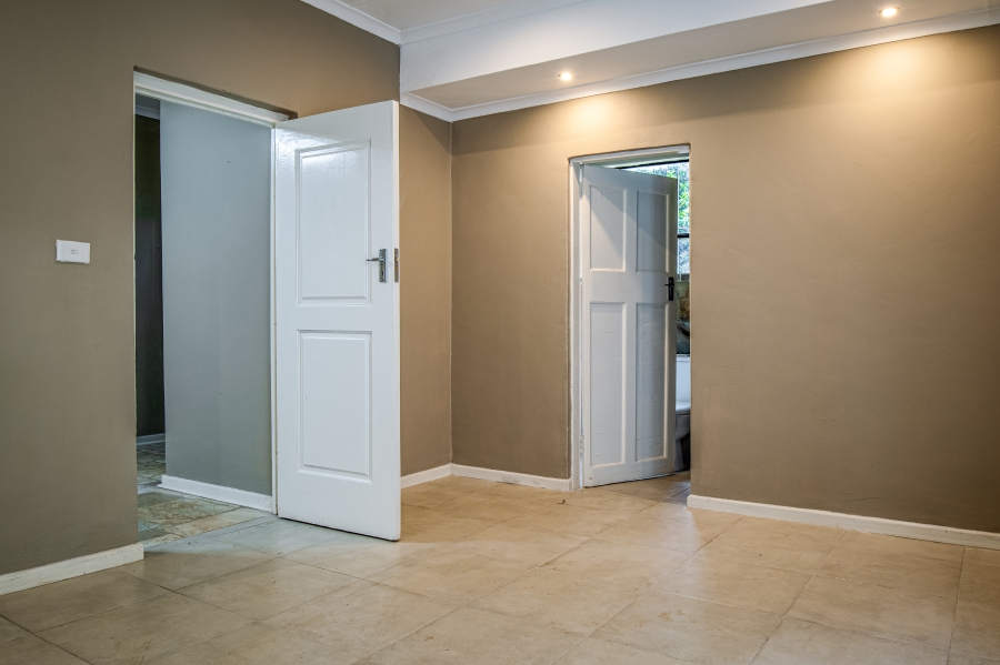 To Let 5 Bedroom Property for Rent in Constantia Kloof Gauteng