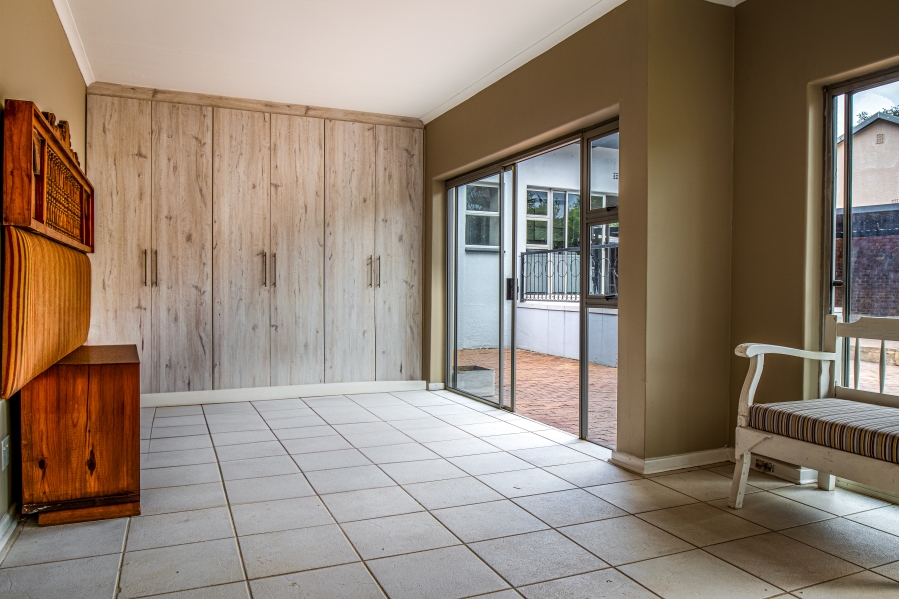 To Let 5 Bedroom Property for Rent in Constantia Kloof Gauteng