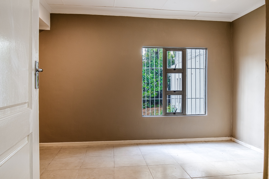 To Let 5 Bedroom Property for Rent in Constantia Kloof Gauteng