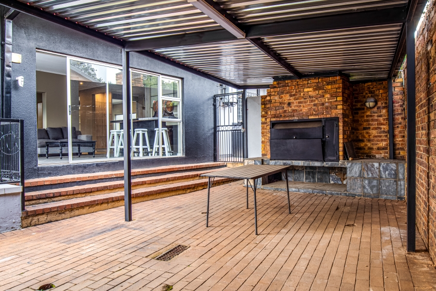 To Let 5 Bedroom Property for Rent in Constantia Kloof Gauteng
