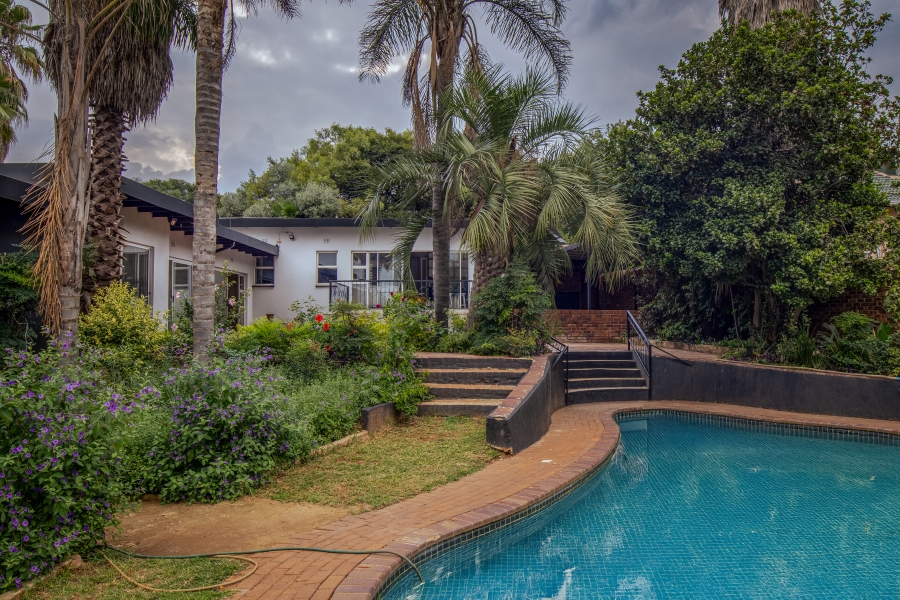 To Let 5 Bedroom Property for Rent in Constantia Kloof Gauteng