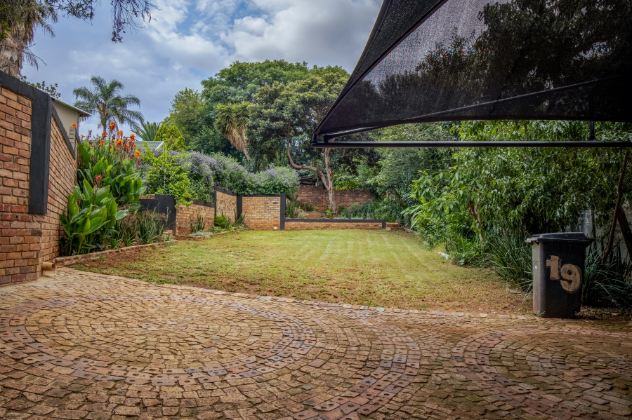 To Let 5 Bedroom Property for Rent in Constantia Kloof Gauteng