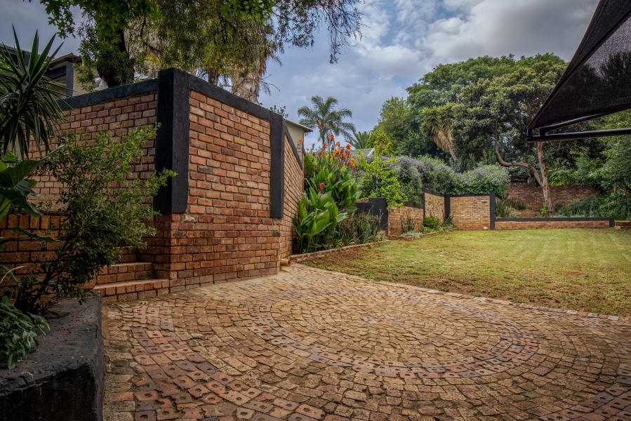 To Let 5 Bedroom Property for Rent in Constantia Kloof Gauteng