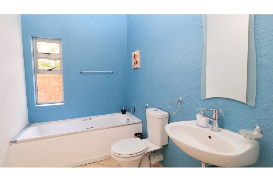 To Let 1 Bedroom Property for Rent in Savoy Estate Gauteng