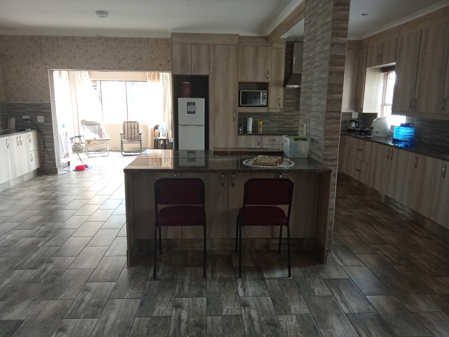 4 Bedroom Property for Sale in Roodekrans Gauteng