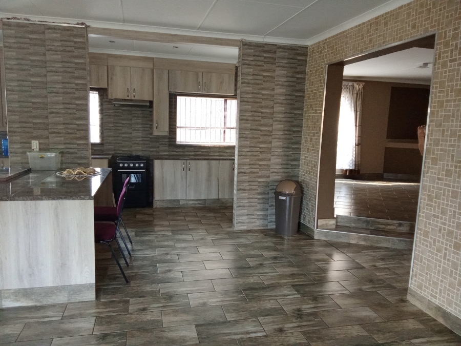 4 Bedroom Property for Sale in Roodekrans Gauteng