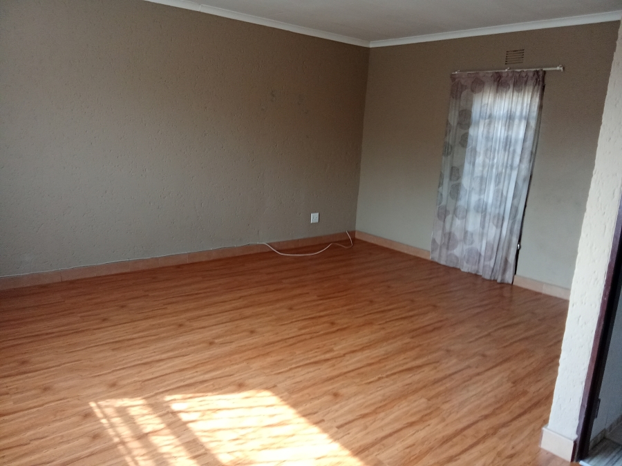4 Bedroom Property for Sale in Roodekrans Gauteng