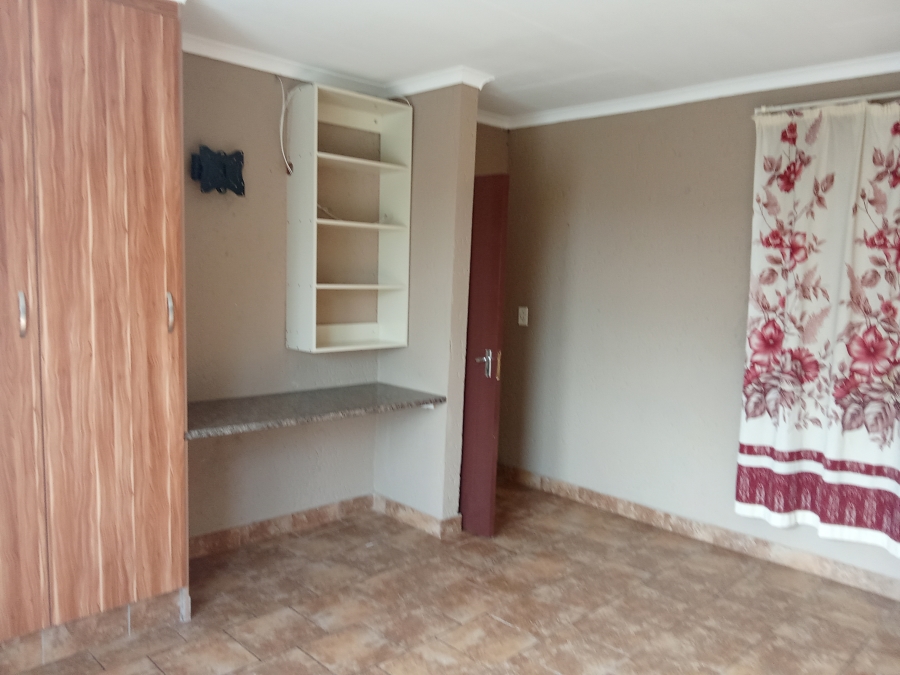 4 Bedroom Property for Sale in Roodekrans Gauteng