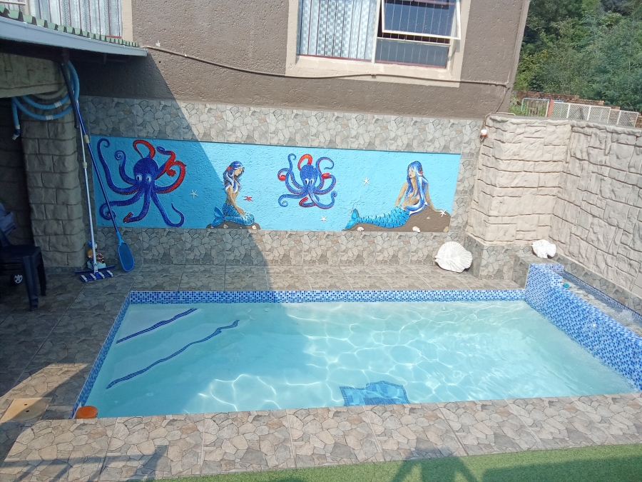 4 Bedroom Property for Sale in Roodekrans Gauteng