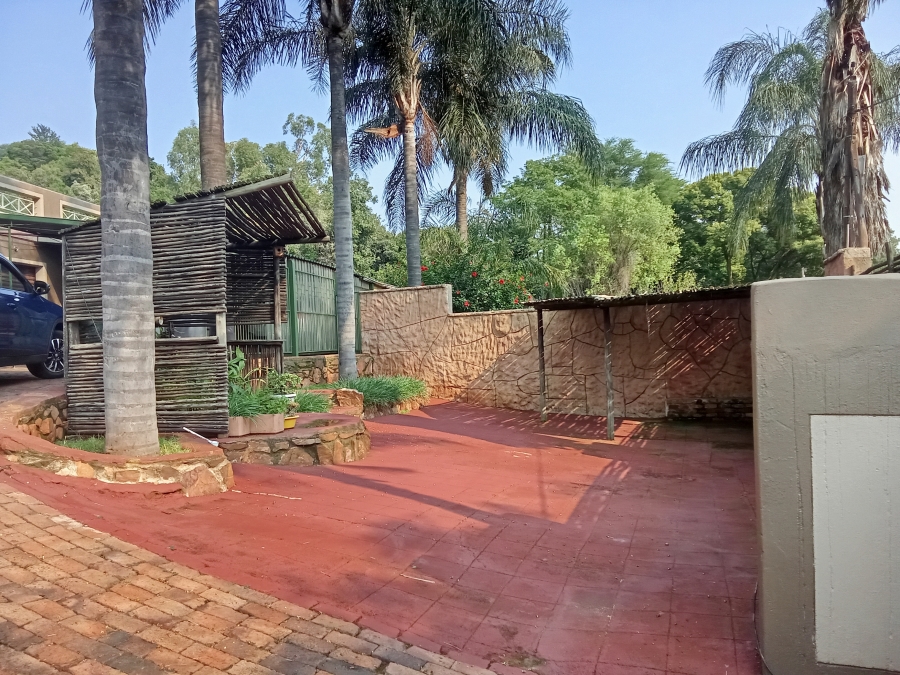 4 Bedroom Property for Sale in Roodekrans Gauteng