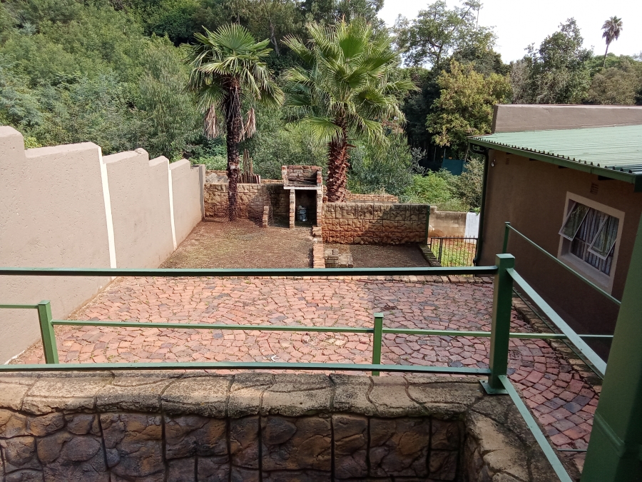 4 Bedroom Property for Sale in Roodekrans Gauteng