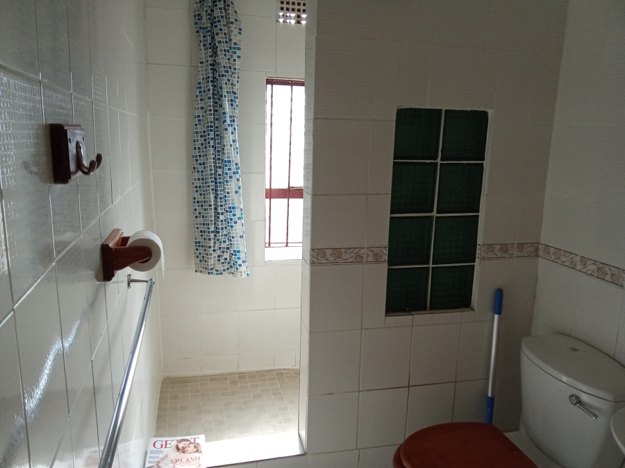 4 Bedroom Property for Sale in Roodekrans Gauteng