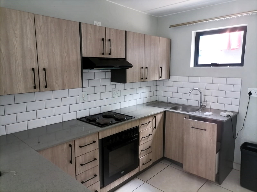 To Let 2 Bedroom Property for Rent in Zwartkop Gauteng