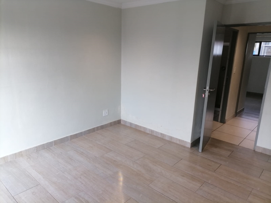 To Let 2 Bedroom Property for Rent in Zwartkop Gauteng