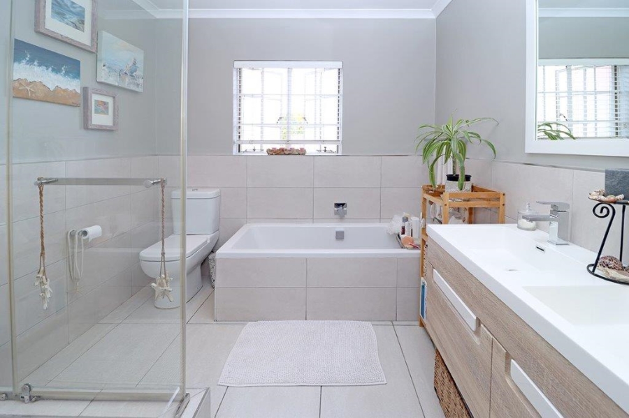 3 Bedroom Property for Sale in Dowerglen Ext 3 Gauteng
