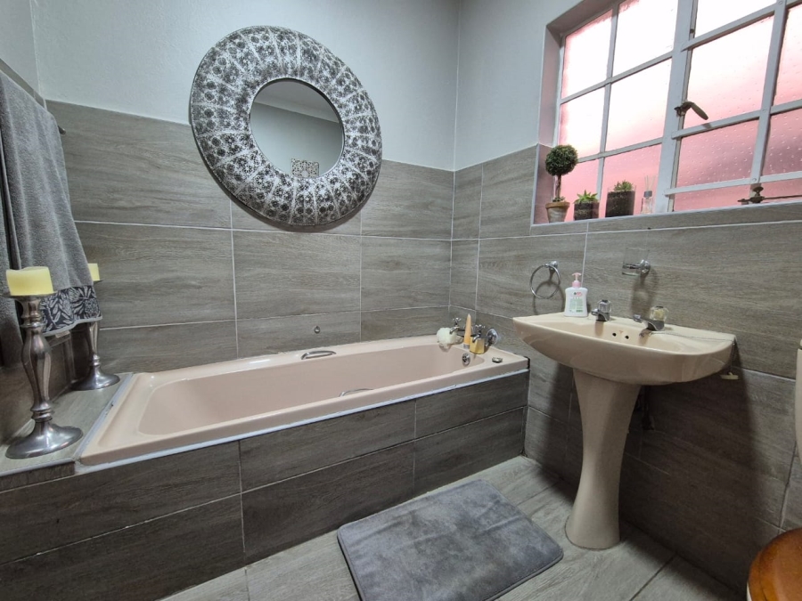 3 Bedroom Property for Sale in Three Rivers Gauteng