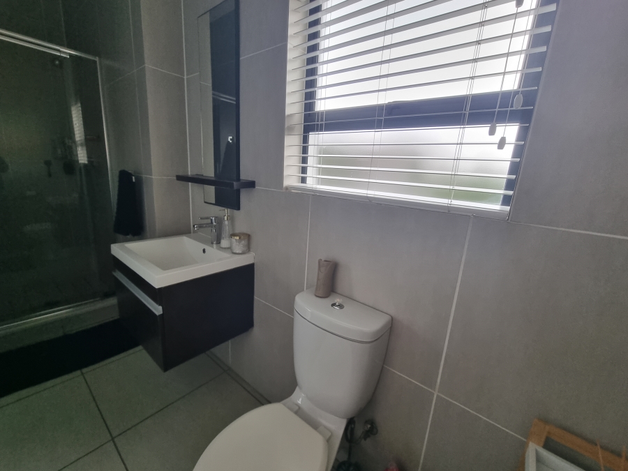 1 Bedroom Property for Sale in Greenstone Hill Gauteng