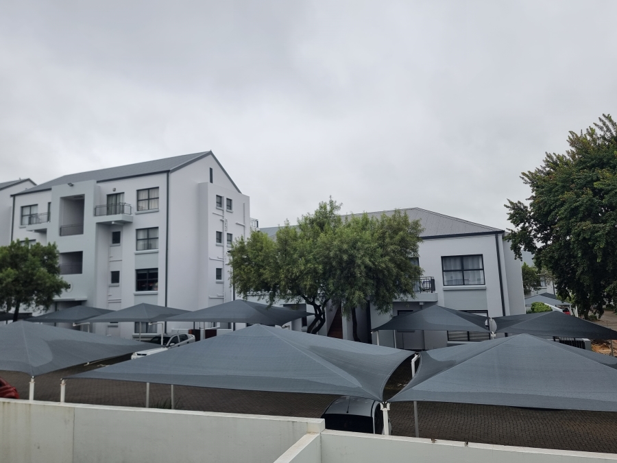 1 Bedroom Property for Sale in Greenstone Hill Gauteng