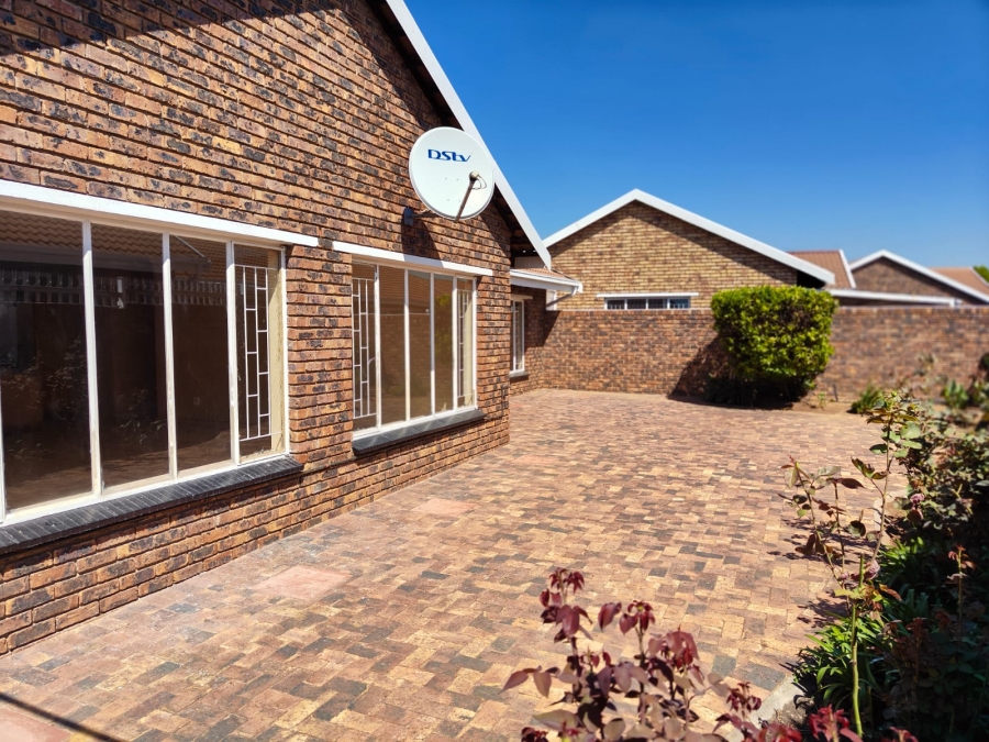 To Let 3 Bedroom Property for Rent in Arcon Park Gauteng