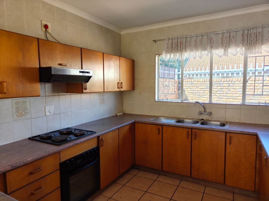 To Let 3 Bedroom Property for Rent in Arcon Park Gauteng