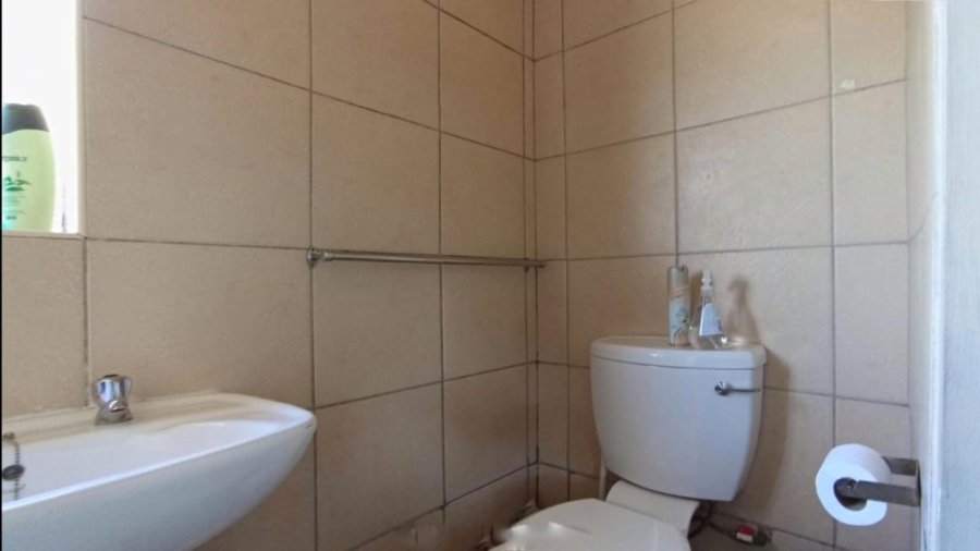 1 Bedroom Property for Sale in Philip Nel Park Gauteng