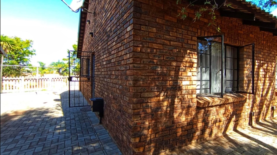 1 Bedroom Property for Sale in Philip Nel Park Gauteng