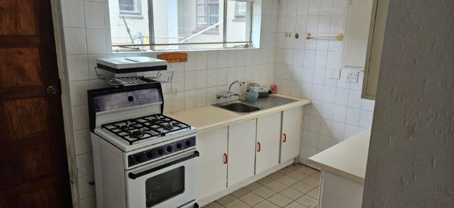 To Let 1 Bedroom Property for Rent in Highlands North Gauteng