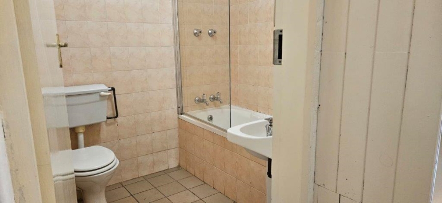 To Let 1 Bedroom Property for Rent in Highlands North Gauteng