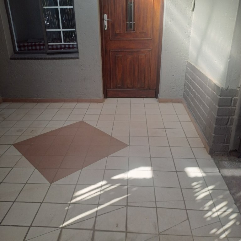 To Let 1 Bedroom Property for Rent in Highlands North Gauteng