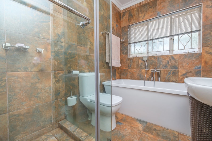 3 Bedroom Property for Sale in Glenvista Gauteng