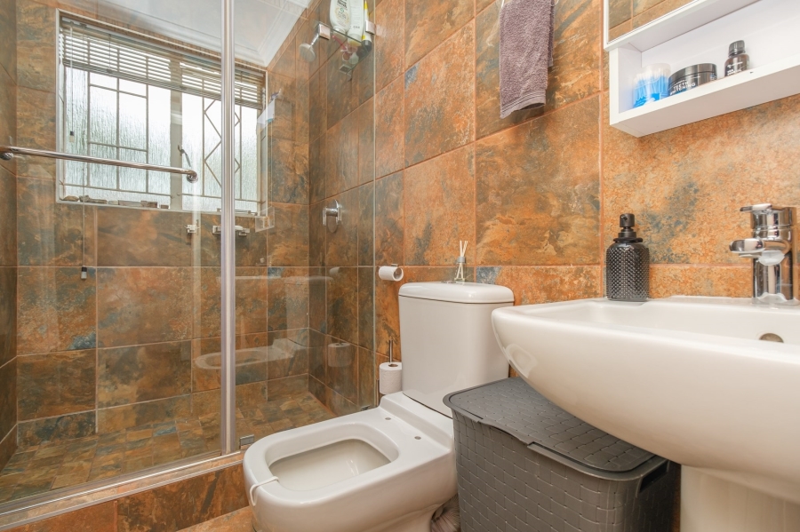 3 Bedroom Property for Sale in Glenvista Gauteng