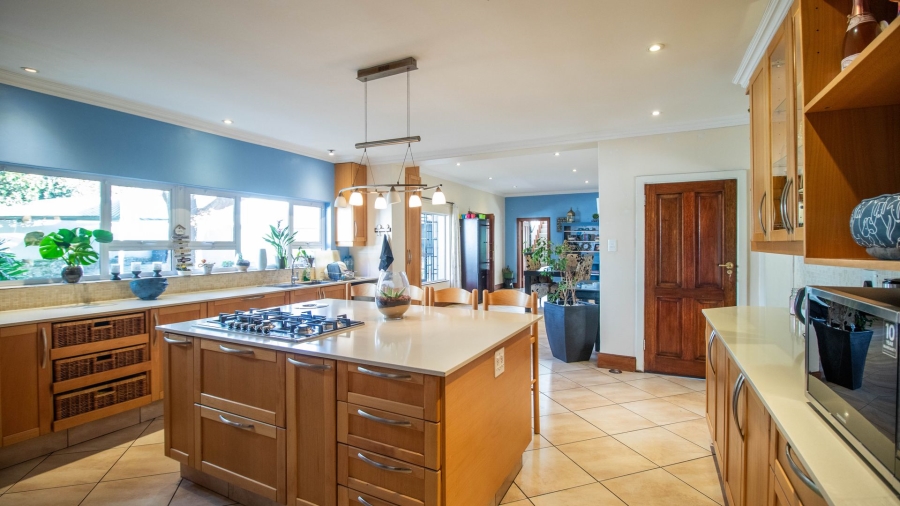 6 Bedroom Property for Sale in Lambton Gauteng