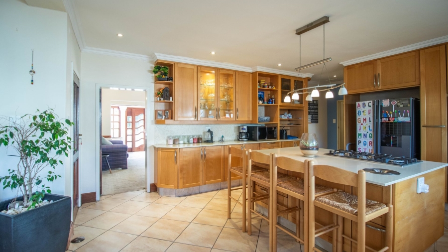 6 Bedroom Property for Sale in Lambton Gauteng
