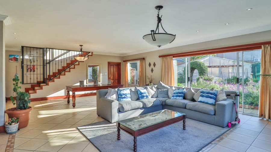6 Bedroom Property for Sale in Lambton Gauteng